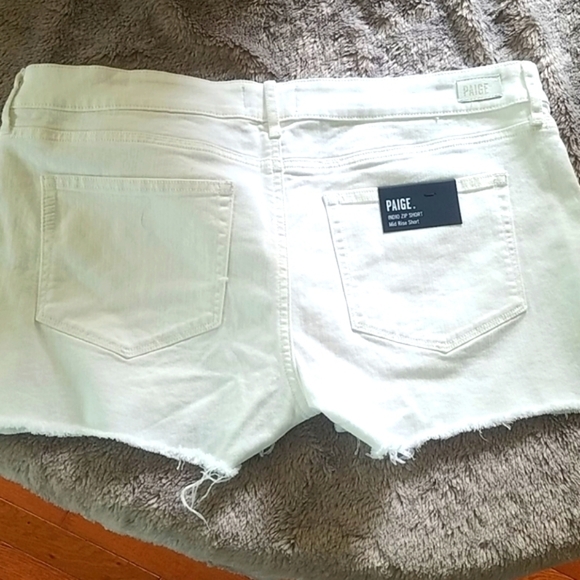 PAIGE STYLE#:INDIO ZIP MID RISE WHITE SHORTS SZ:32 - Picture 3 of 9